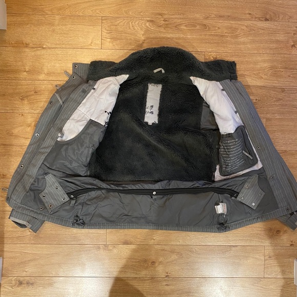 Winter jacket - Picture 5 of 7